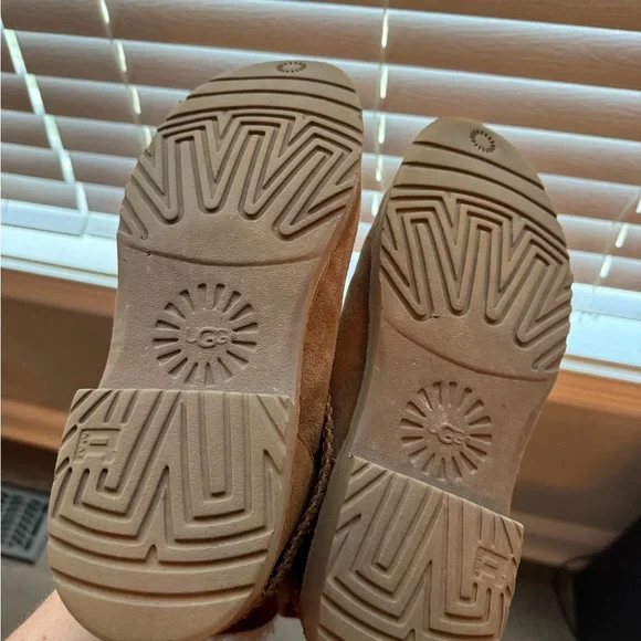 UGG Chestnut Shearling Ankle Boots - Picture 4 of 6